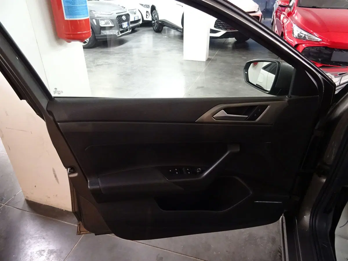 Volkswagen Polo usata a Lucca (8)