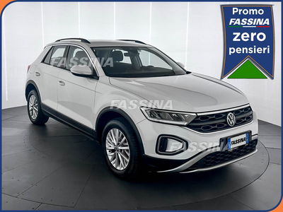 Volkswagen T-Roc 1.0 TSI Life del 2023 usata a Milano