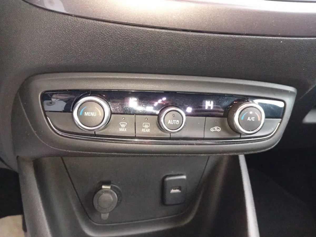 Opel Crossland X usata a Parma (13)