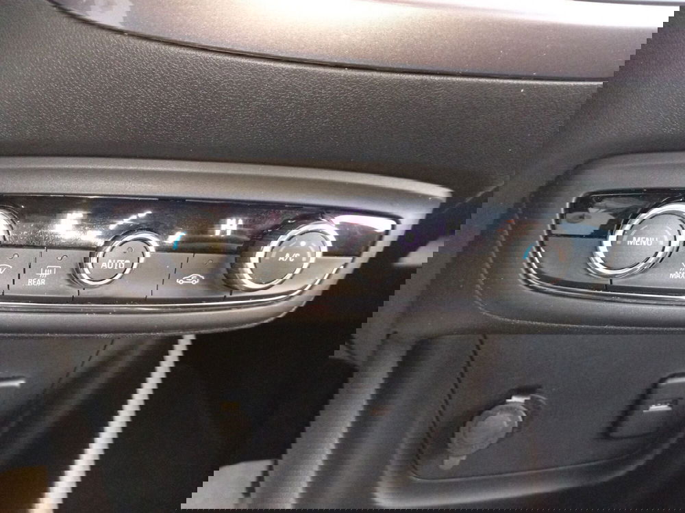 Opel Crossland X usata a Parma (13)