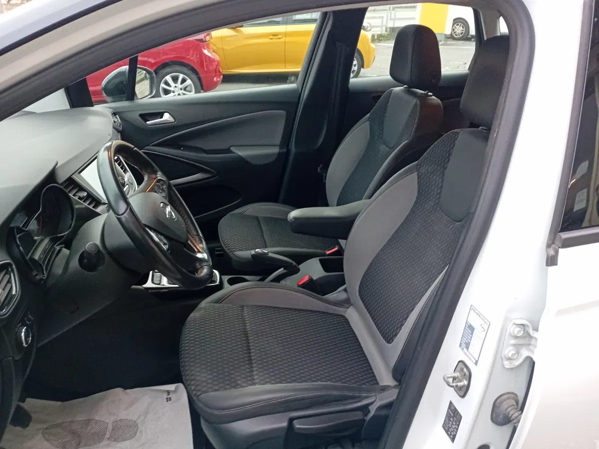 Opel Crossland X usata a Parma (9)
