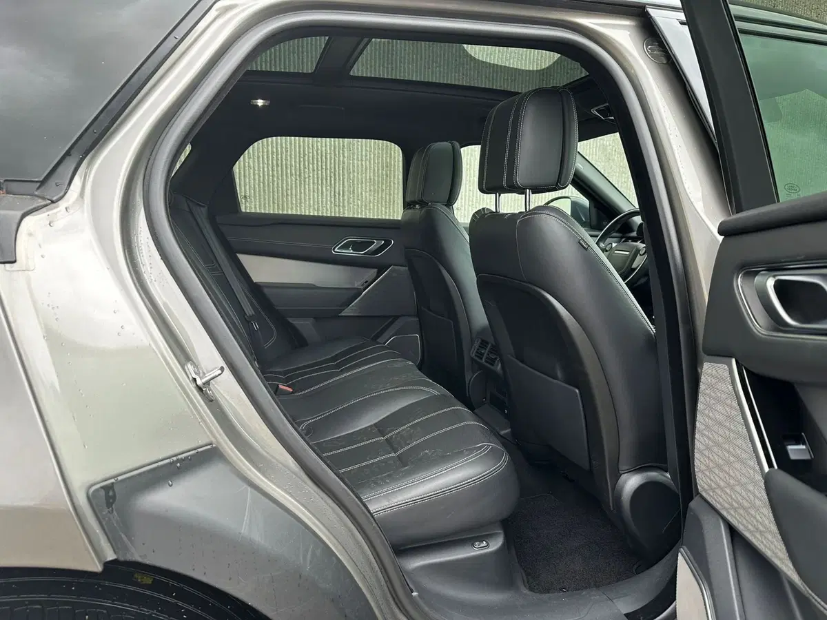 Land Rover Range Rover Velar usata a Salerno (5)