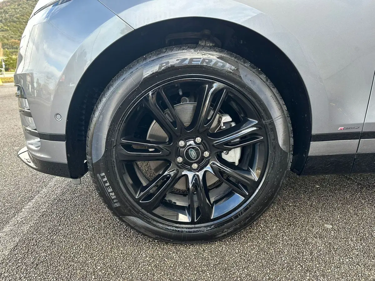 Land Rover Range Rover Velar usata a Salerno (9)