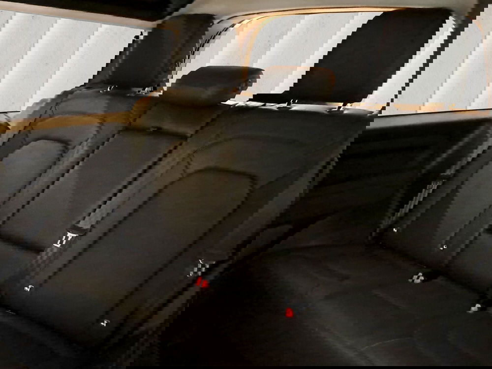 Land Rover Defender usata a Pavia (11)