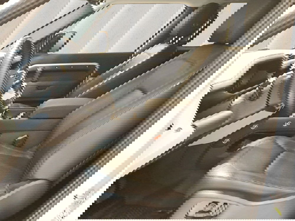 Land Rover Defender usata a Pavia (15)