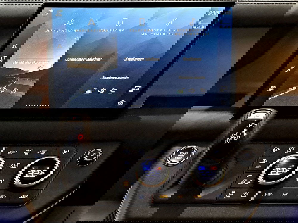 Land Rover Defender usata a Pavia (20)