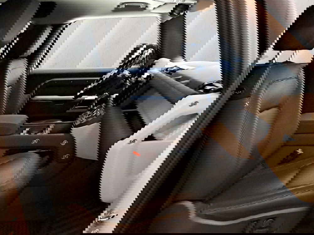 Land Rover Defender usata a Pavia (3)