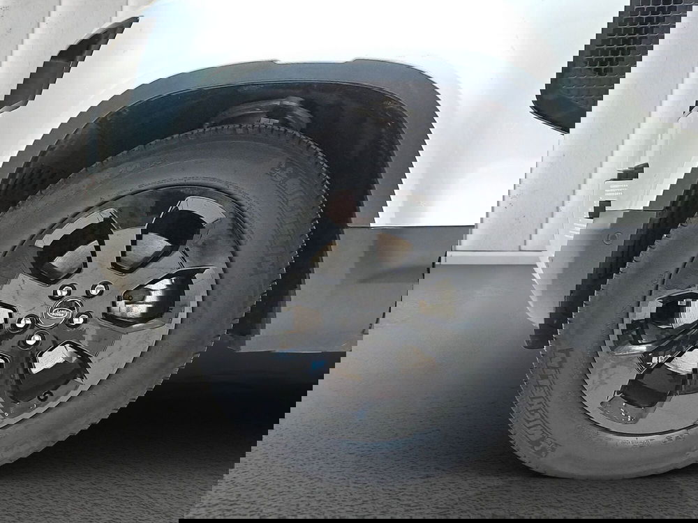 Land Rover Defender usata a Pavia (9)