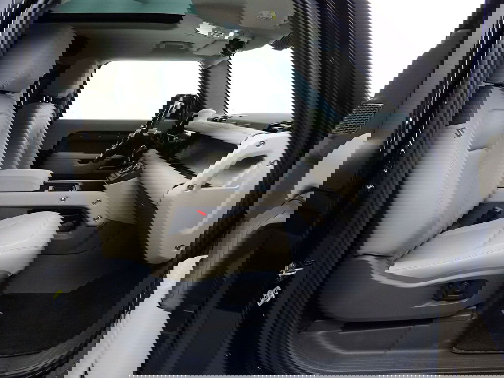 Land Rover Defender usata a Como (3)