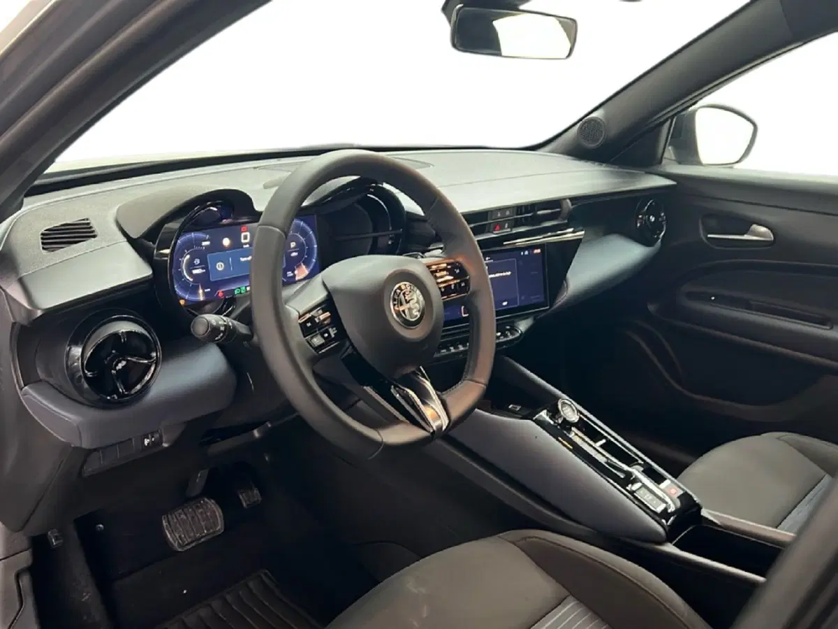 Alfa Romeo Junior usata a Roma (15)