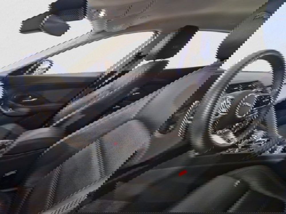 Jaguar E-Pace usata a Livorno (14)