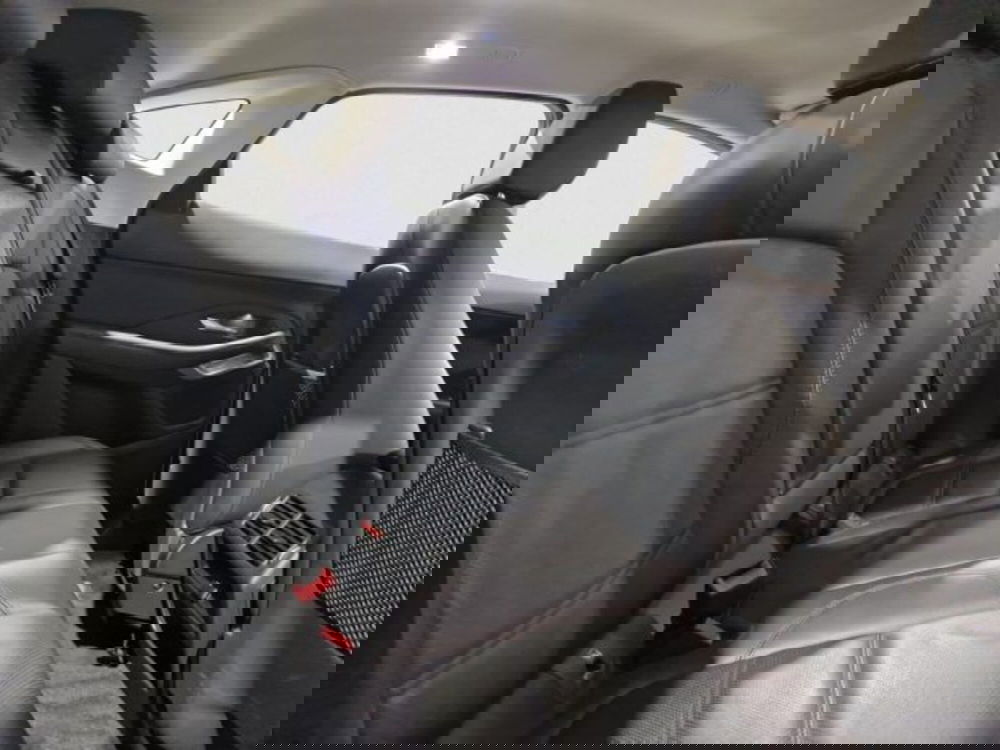 Jaguar E-Pace usata a Livorno (18)