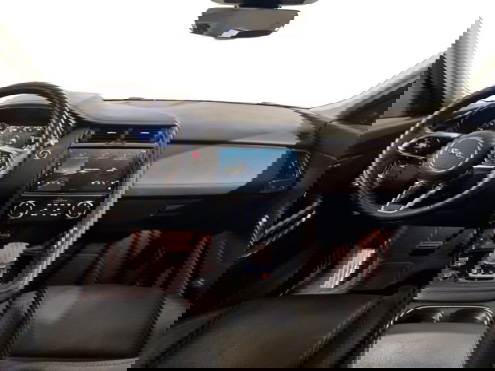 Jaguar E-Pace usata a Livorno (5)