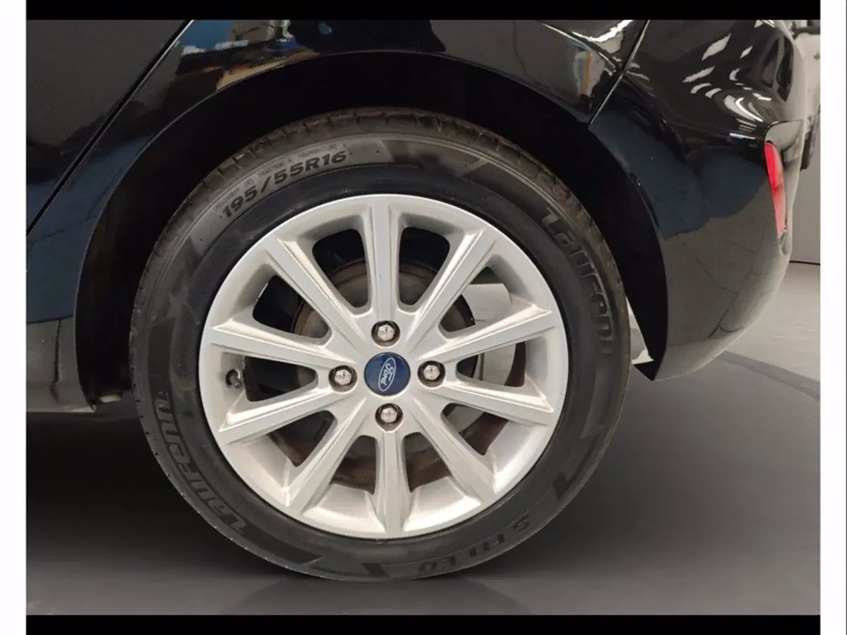 Ford Fiesta usata a Catania (18)