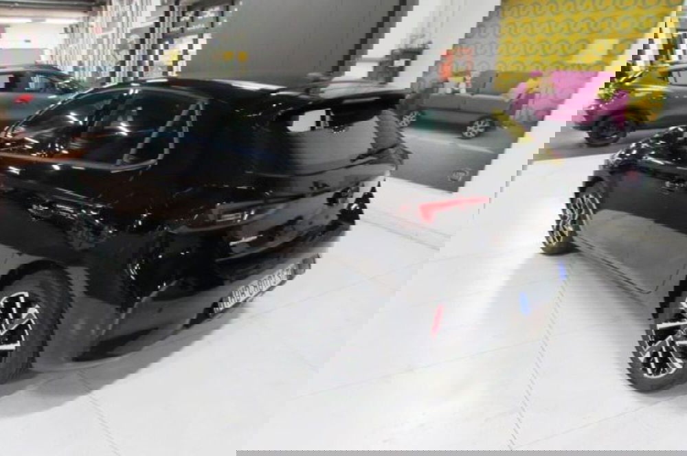 Opel Corsa nuova a Milano (3)