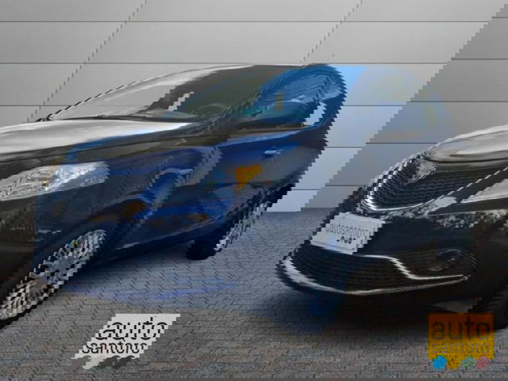 Lancia Ypsilon usata a Salerno