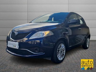 Lancia Ypsilon 1.2 69 CV 5 porte Silver del 2017 usata a Salerno