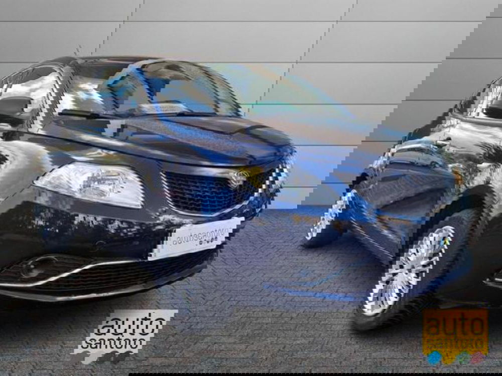 Lancia Ypsilon usata a Salerno (2)