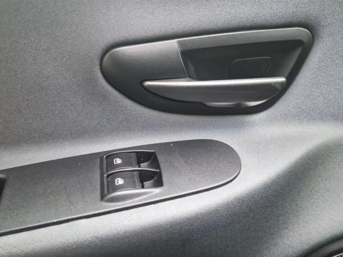 Lancia Ypsilon usata a Salerno (20)