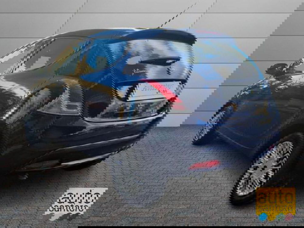 Lancia Ypsilon usata a Salerno (4)