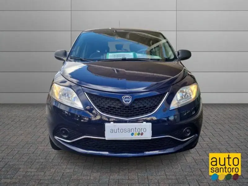 Lancia Ypsilon usata a Salerno (5)
