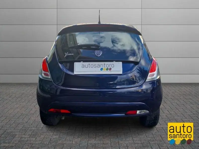 Lancia Ypsilon usata a Salerno (6)