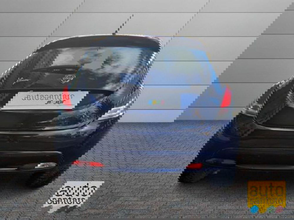 Lancia Ypsilon usata a Salerno (6)