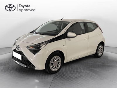 Toyota Aygo 1.0 VVT-i 72 CV 5 porte x-play del 2021 usata a Torino
