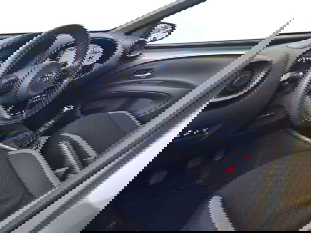 Toyota Aygo X usata a Roma (7)