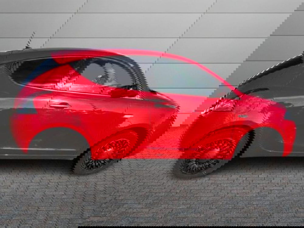 Lancia Ypsilon usata a Roma (3)