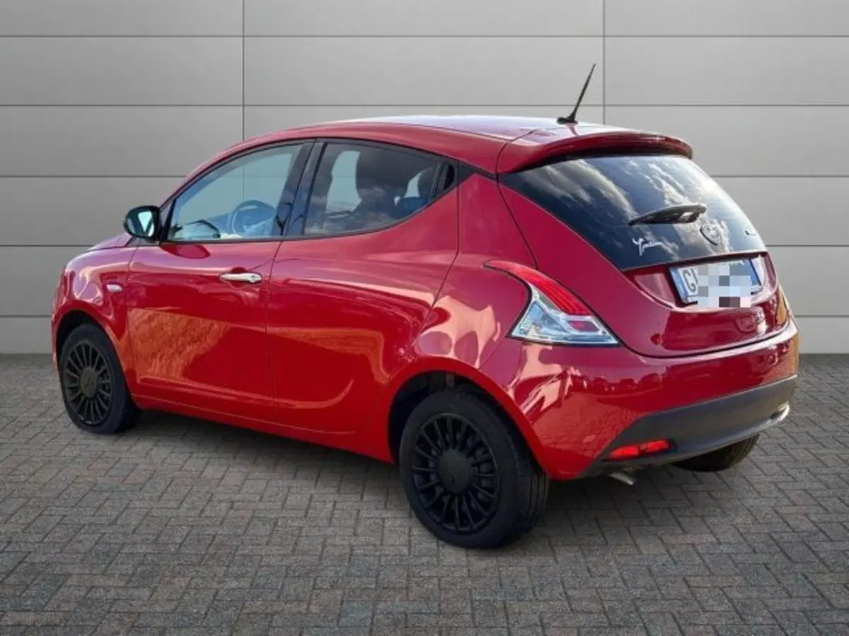 Lancia Ypsilon usata a Roma (5)