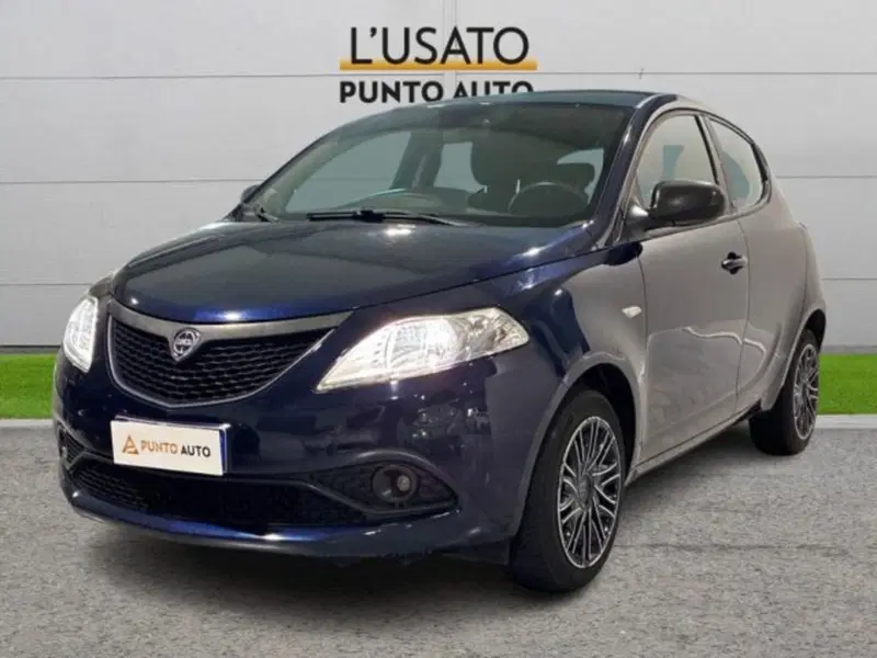 Lancia Ypsilon usata a Ancona