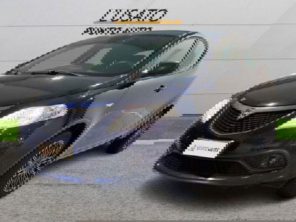 Lancia Ypsilon usata a Ancona