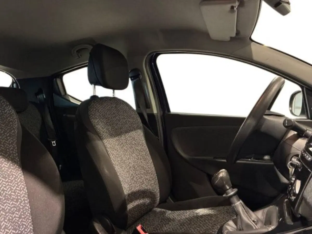 Lancia Ypsilon usata a Ancona (16)