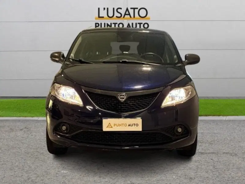 Lancia Ypsilon usata a Ancona (2)