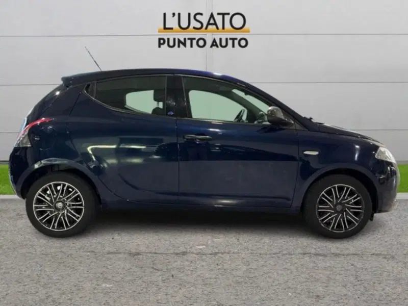 Lancia Ypsilon usata a Ancona (3)