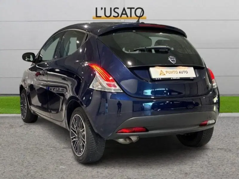 Lancia Ypsilon usata a Ancona (5)