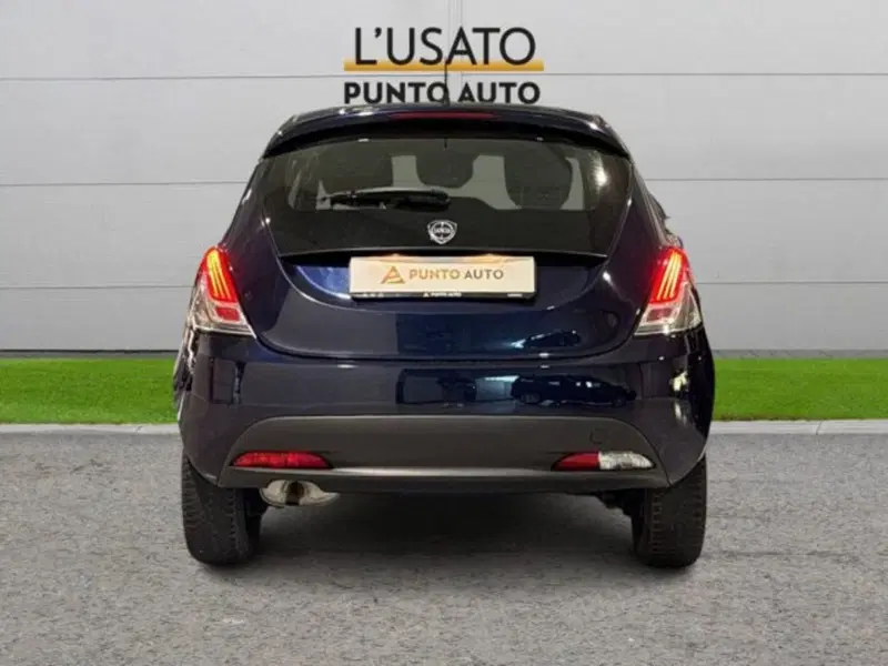 Lancia Ypsilon usata a Ancona (6)