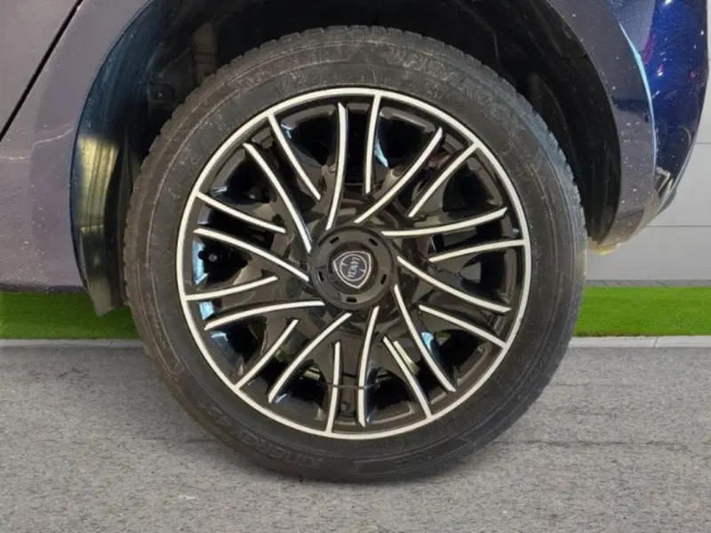 Lancia Ypsilon usata a Ancona (8)