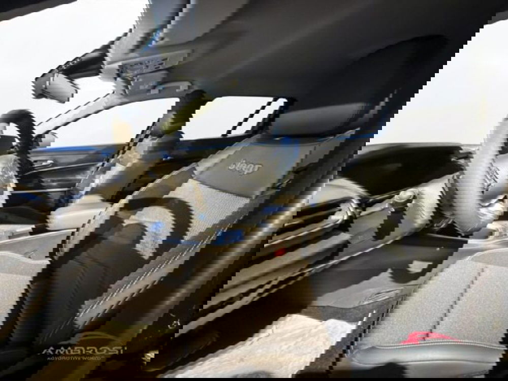 Jeep Avenger nuova a Perugia (10)