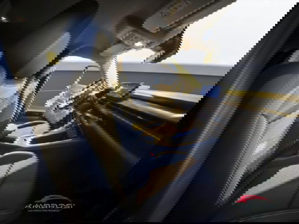 Jeep Avenger nuova a Perugia (12)