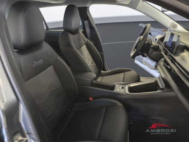 Jeep Avenger nuova a Perugia (12)