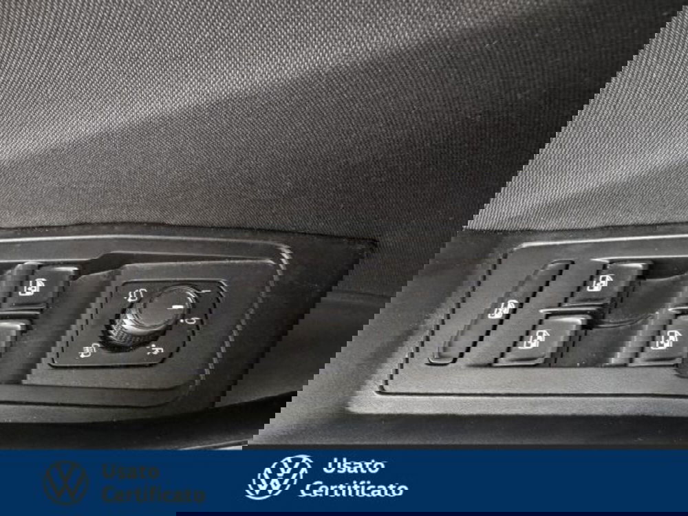 Volkswagen T-Roc usata a Vicenza (11)