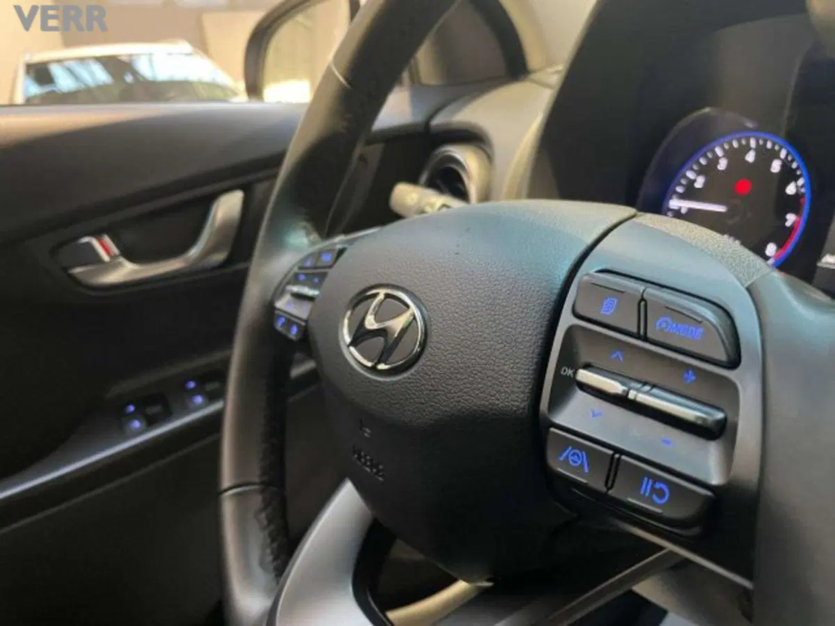 Hyundai Kona usata a Milano (13)