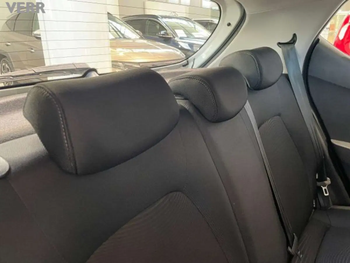 Hyundai i10 usata a Milano (11)