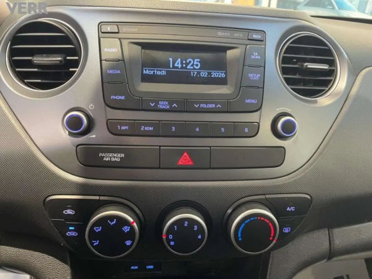Hyundai i10 usata a Milano (12)