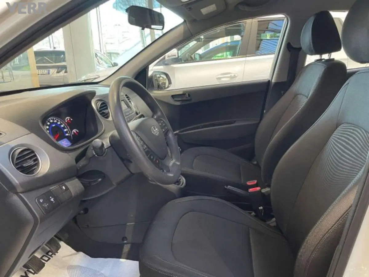 Hyundai i10 usata a Milano (13)
