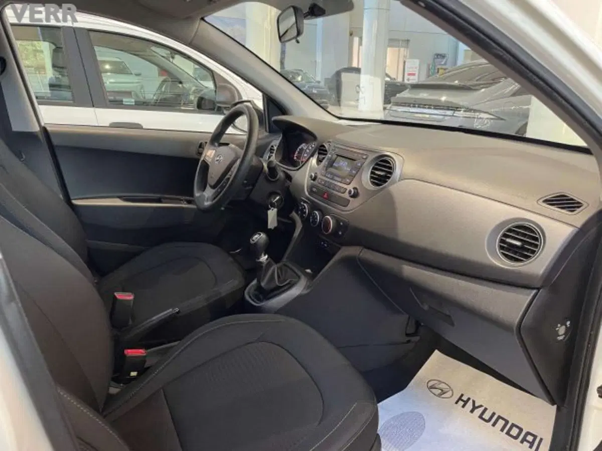 Hyundai i10 usata a Milano (9)