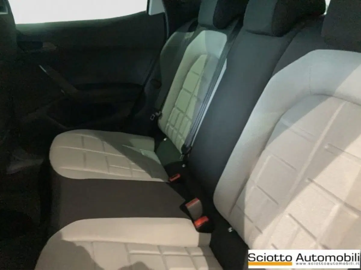 SEAT Ibiza nuova a Messina (13)