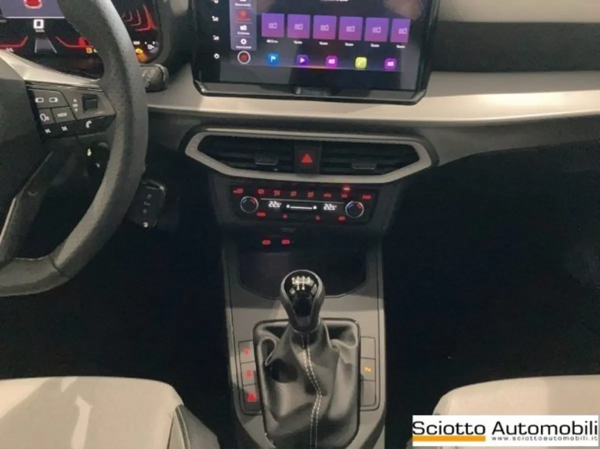 SEAT Ibiza nuova a Messina (15)